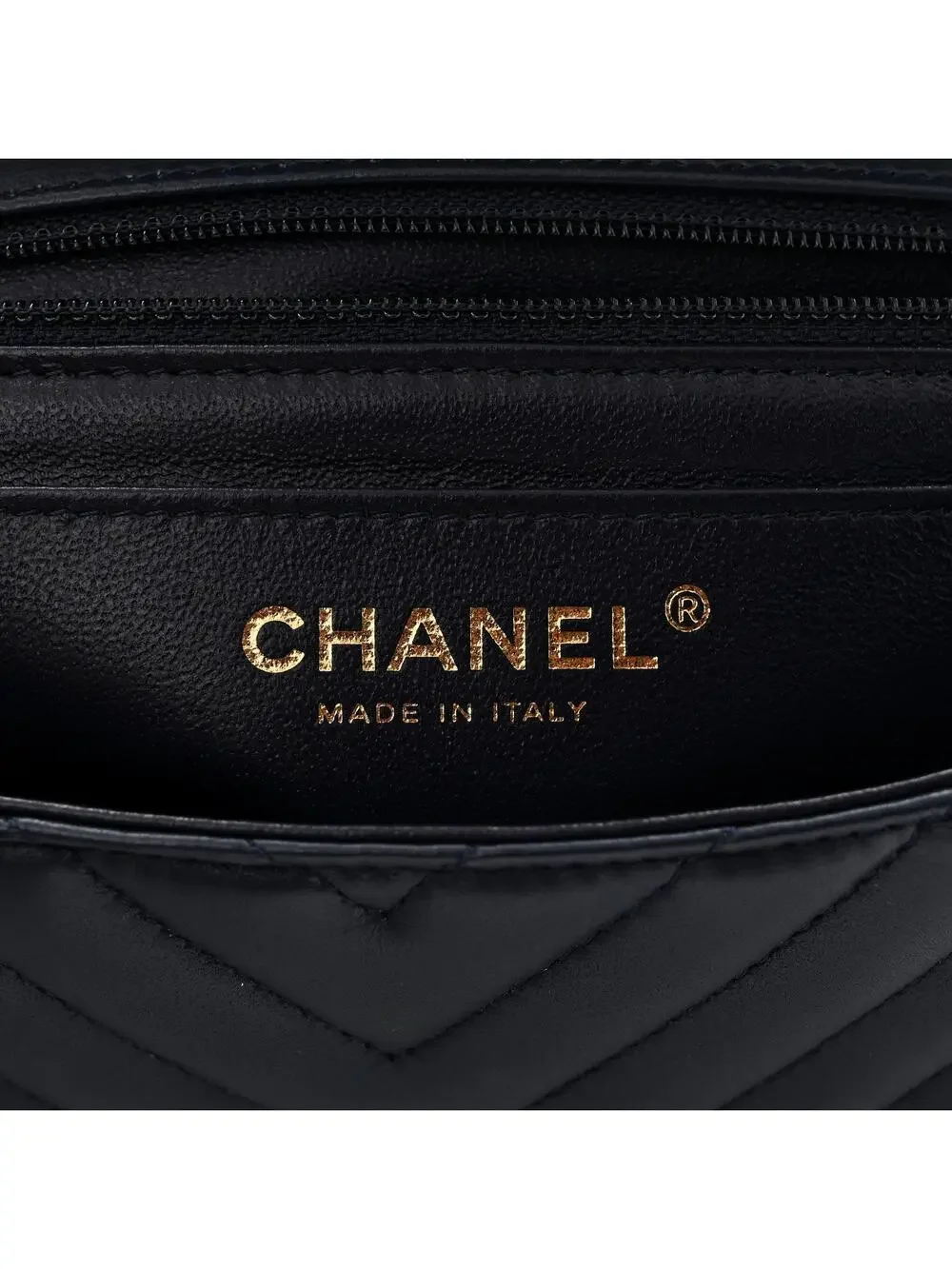 CHANEL indulge timeless